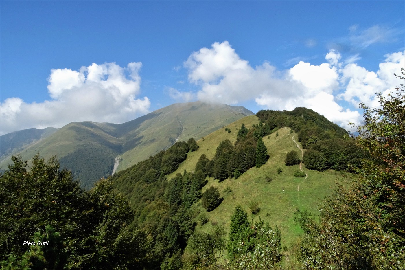 42 Dal 102 vista sul Passo e Pizzo Baciamorti.JPG